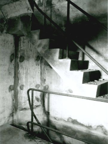 File:Prouts Neck Fire Control Tower interior.jpg
