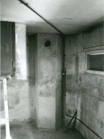 File:Prouts Neck Fire Control Tower 7th Floor Chimney.jpg