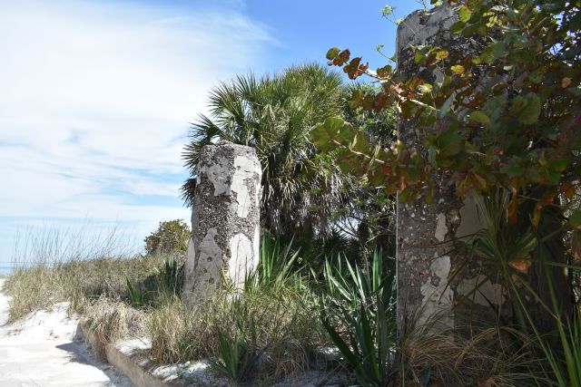 File:"MM" Station Remains Ft. dade.jpg