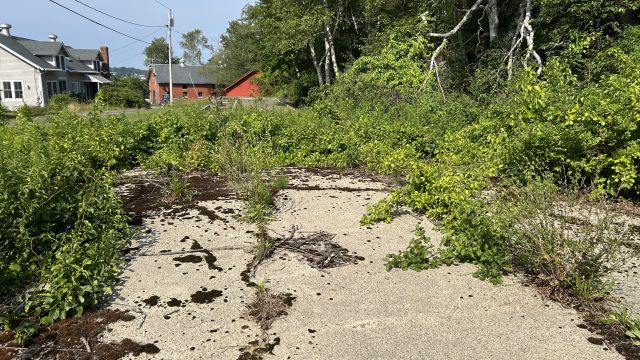 File:Coal shed remains.jpg
