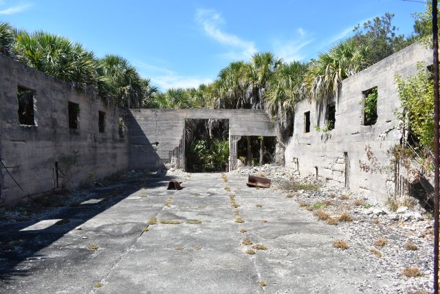 File:Concrete Warehouse Fort Dade.jpg