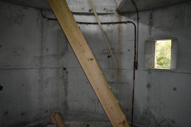 File:Emerson Point Fire Control Tower 05.jpg