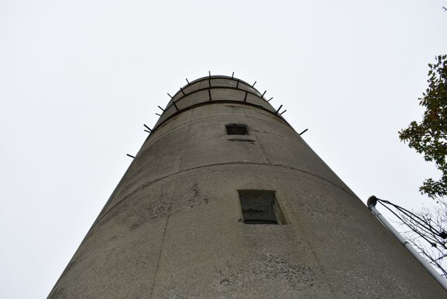 File:Emerson Point Fire Control Tower 28.jpg