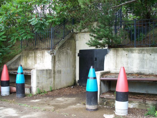 File:Emp 1 Entrance Btty 204 Ft. Dearborn.jpg