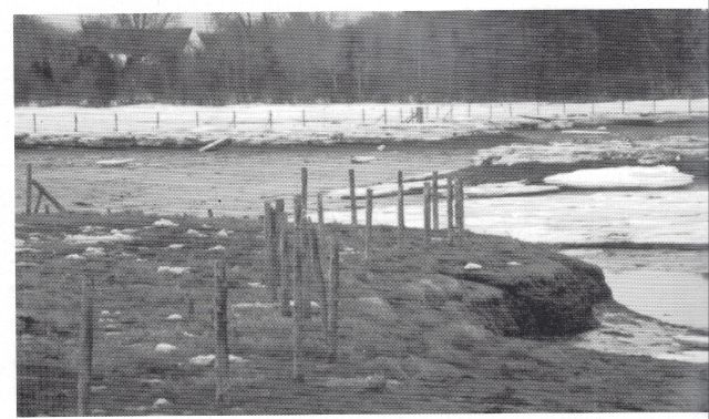 File:Fort Dearborn Barbed Wire.jpg