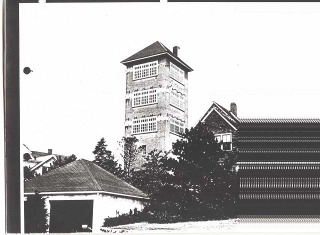 File:Marblehead Neck South Tower 1940s.jpg