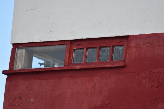 File:Moody Beach Observation Slot.jpg