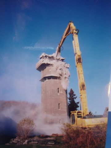 File:Prouts Neck Fire Control Tower Destroyed.jpg