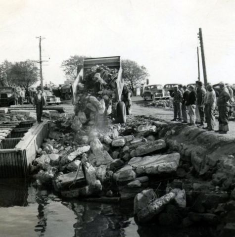 File:Rubbleindock.jpg