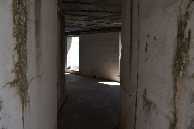 File:Shot Gallery Interior Entrance Emp 2 Mclntosh Ft. Dade.jpg