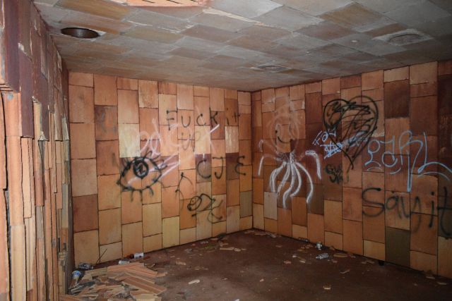 File:Stark (72) 02.jpg